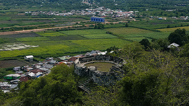 Wisata Benteng Otanaha