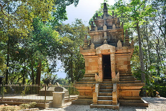 Wisata Candi Cangkuang