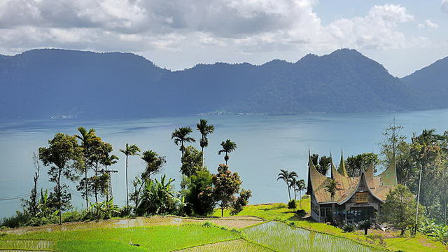 Wisata Danau Maninjau