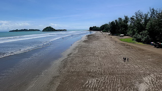 Wisata Pantai Air Manis