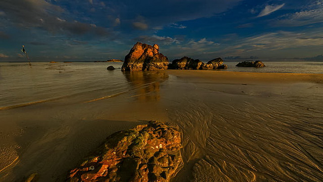 Wisata Pantai Rambak